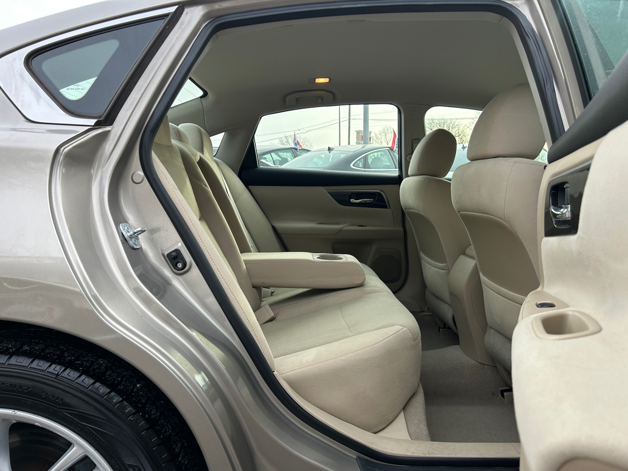 Nissan Altima 4dr Sdn I4 2.5 SV 2014