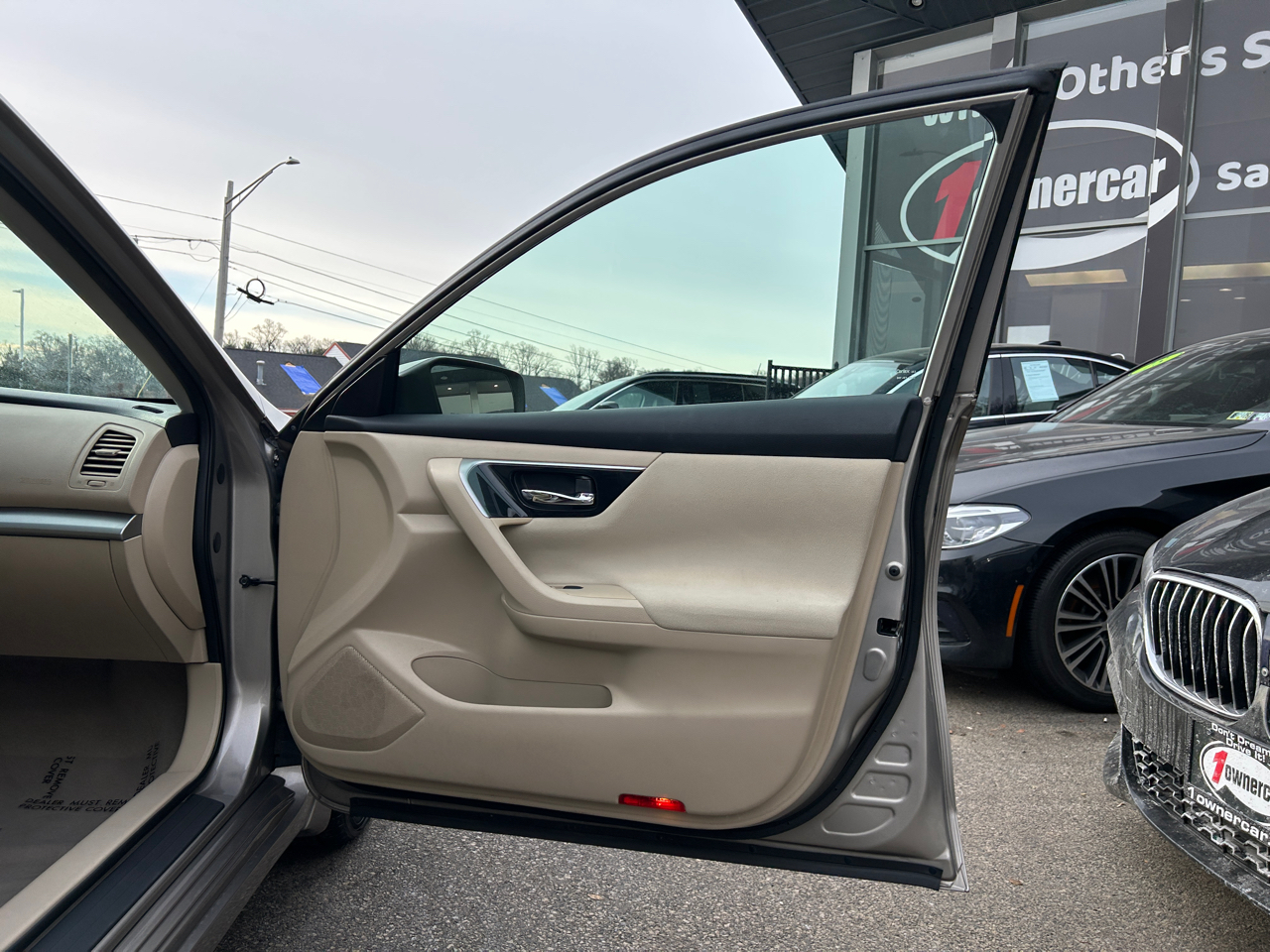 Nissan Altima 4dr Sdn I4 2.5 SV 2014