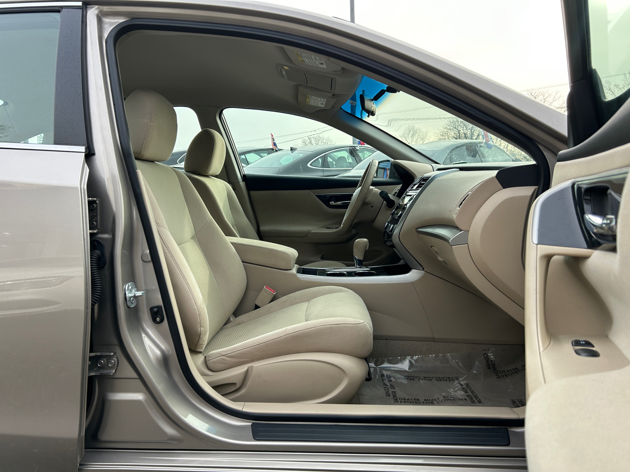 Nissan Altima 4dr Sdn I4 2.5 SV 2014