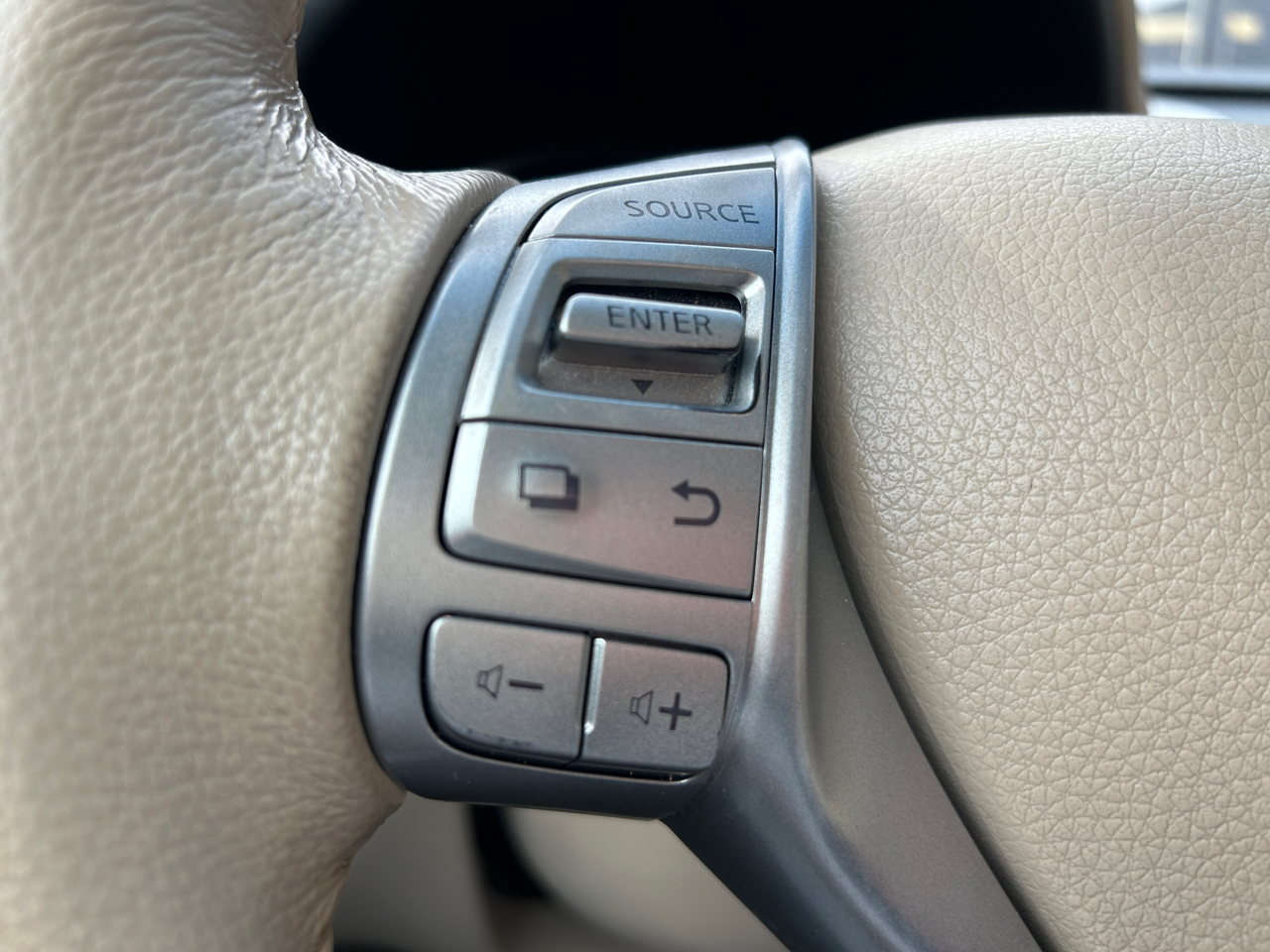 Nissan Altima 4dr Sdn I4 2.5 SV 2014