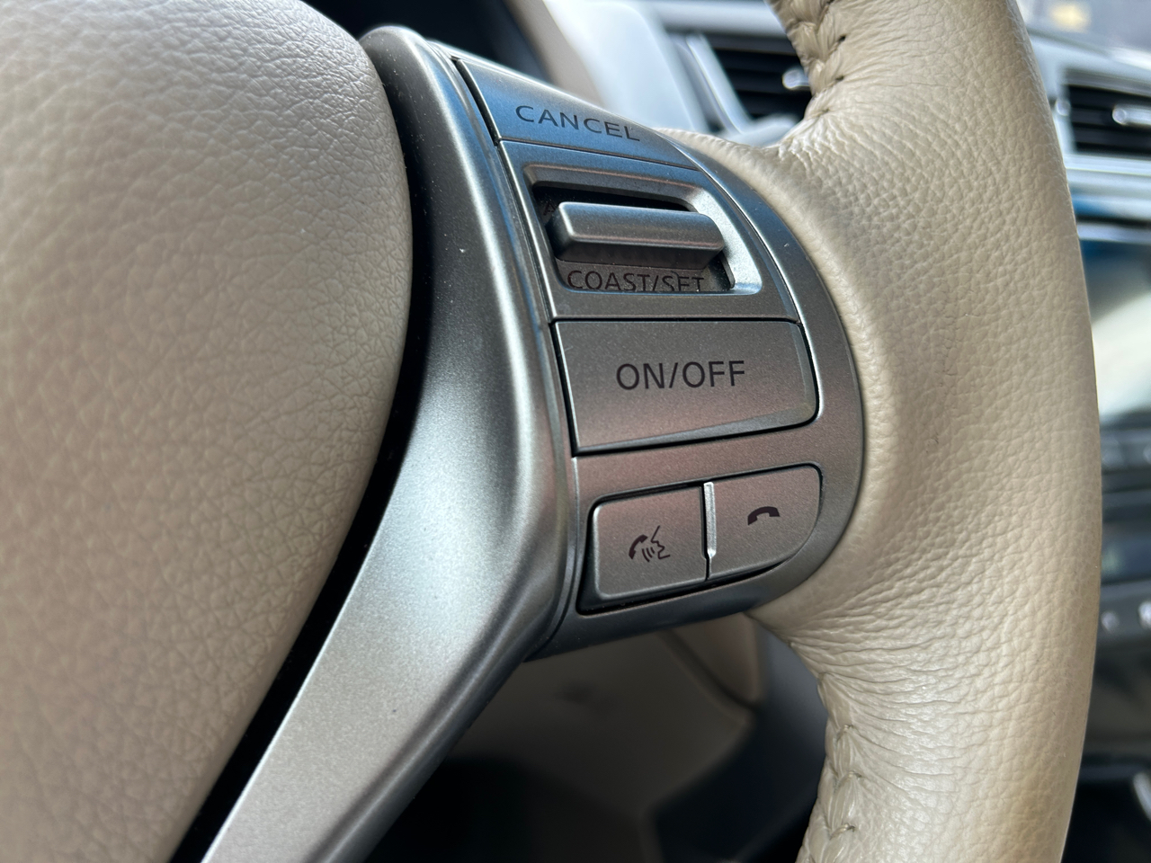 Nissan Altima 4dr Sdn I4 2.5 SV 2014