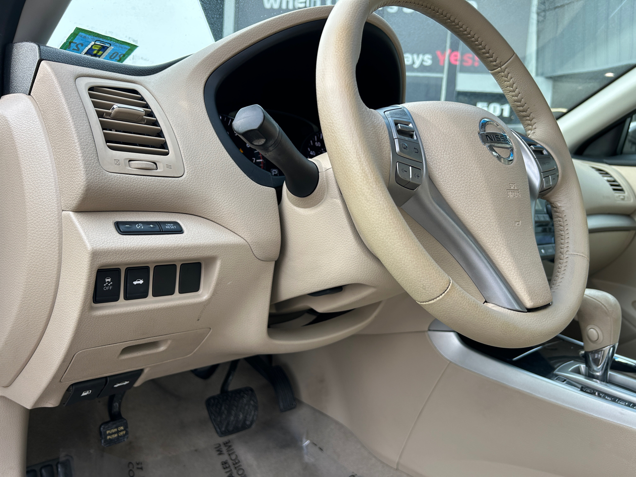 Nissan Altima 4dr Sdn I4 2.5 SV 2014