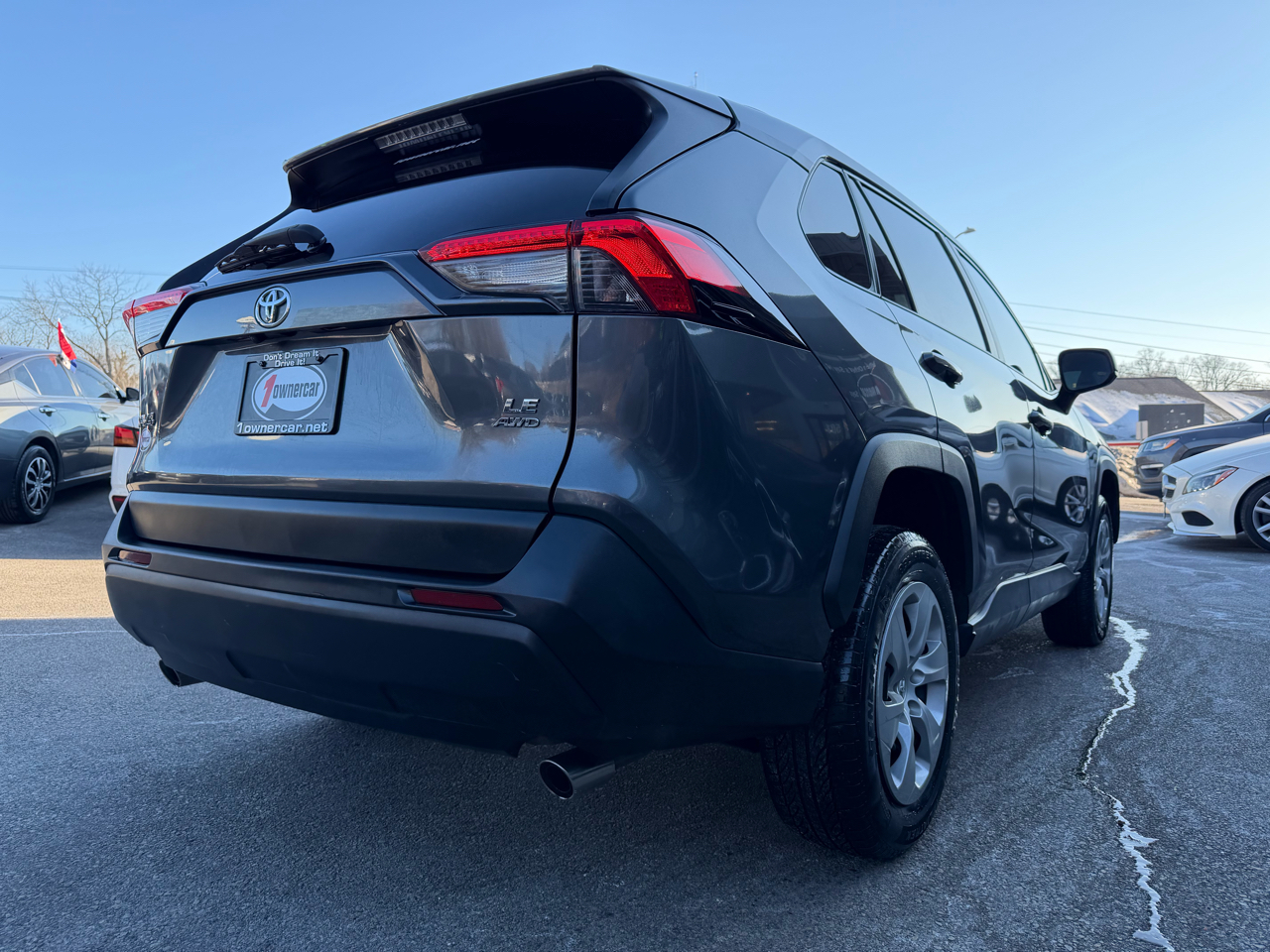 Toyota RAV4 LE AWD (Natl) 2020