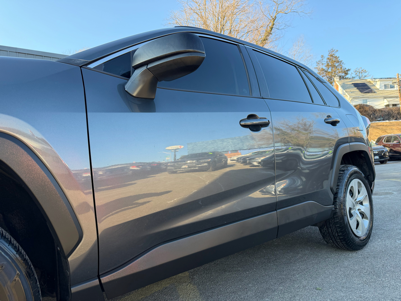 Toyota RAV4 LE AWD (Natl) 2020