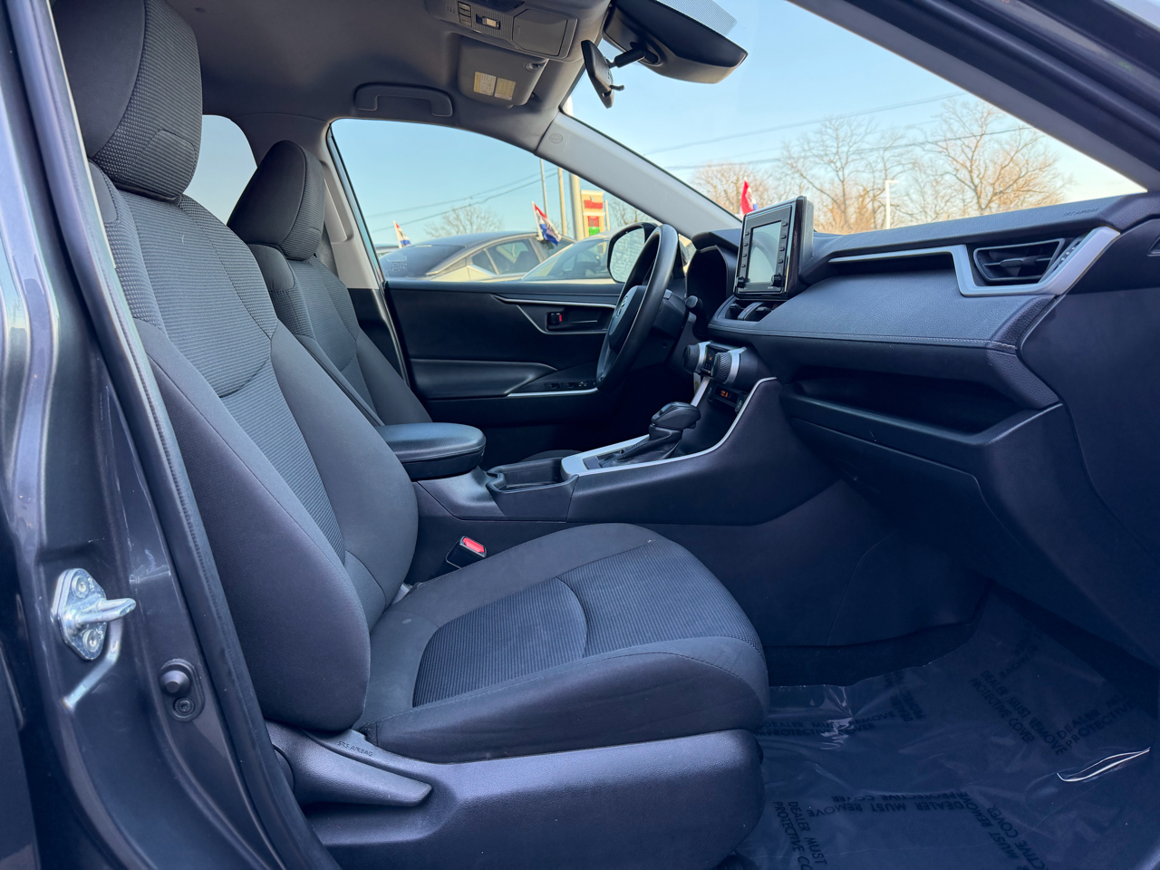 Toyota RAV4 LE AWD (Natl) 2020