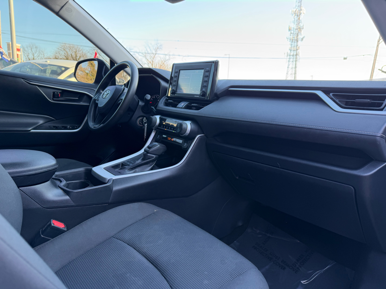 Toyota RAV4 LE AWD (Natl) 2020