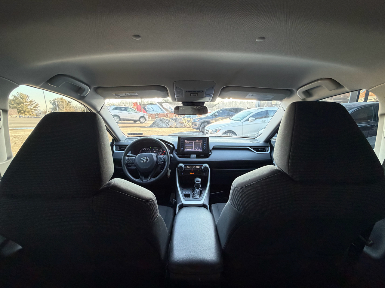 Toyota RAV4 LE AWD (Natl) 2020