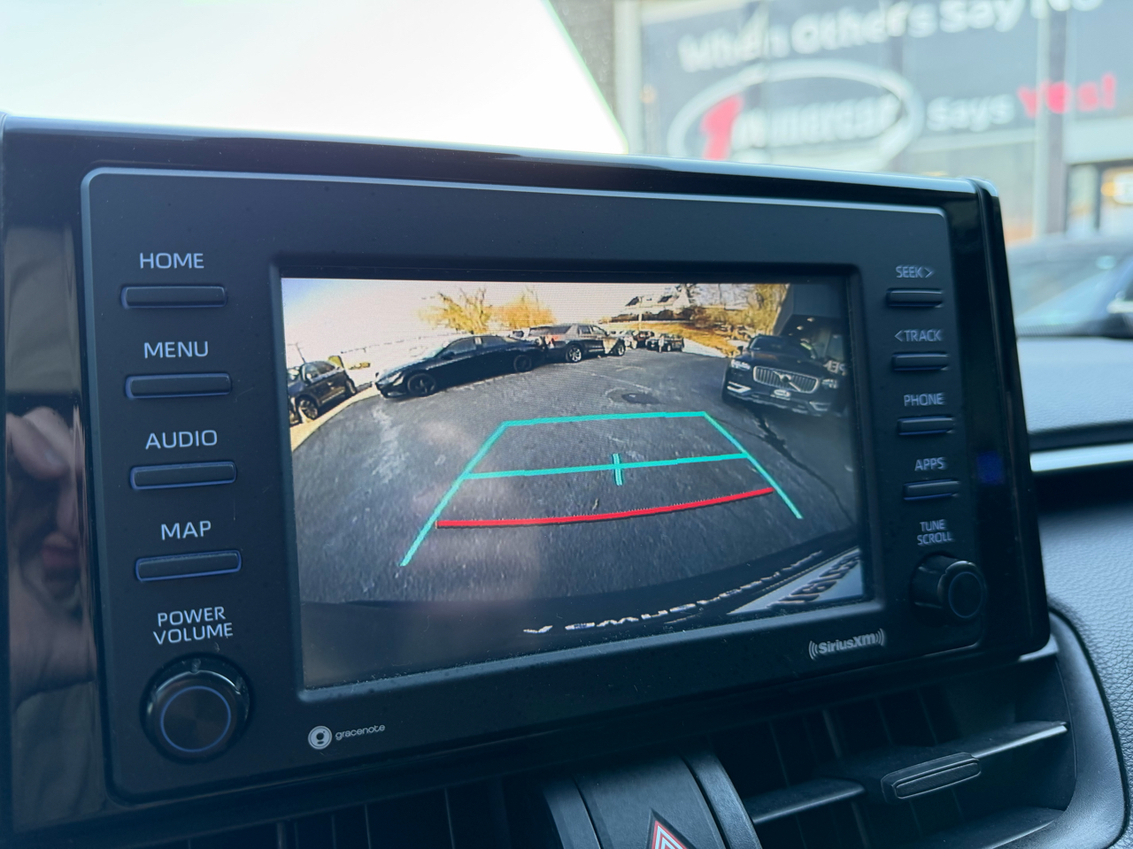 Toyota RAV4 LE AWD (Natl) 2020