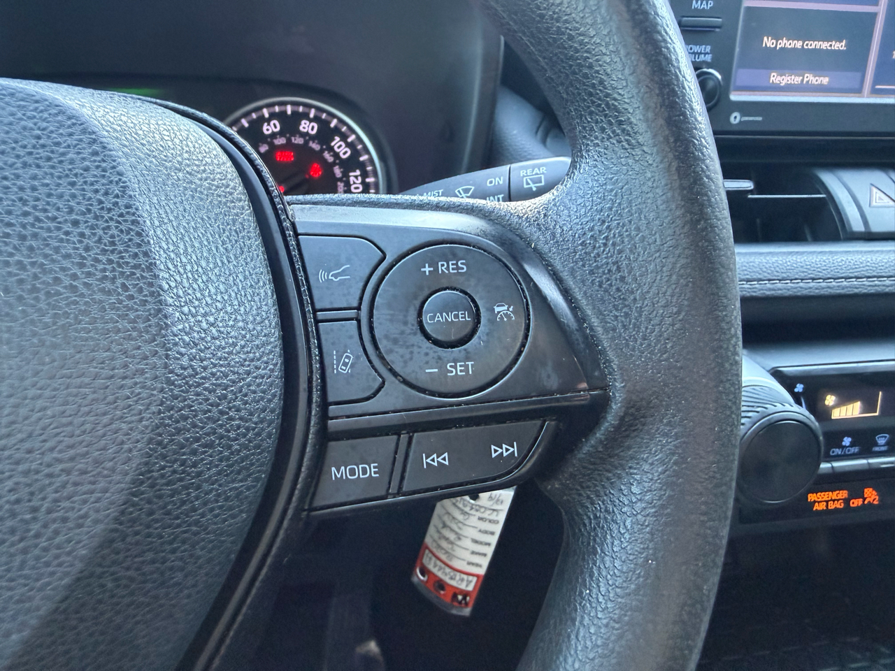 Toyota RAV4 LE AWD (Natl) 2020