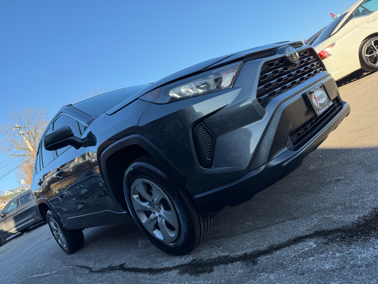 Toyota RAV4 LE AWD (Natl) 2020