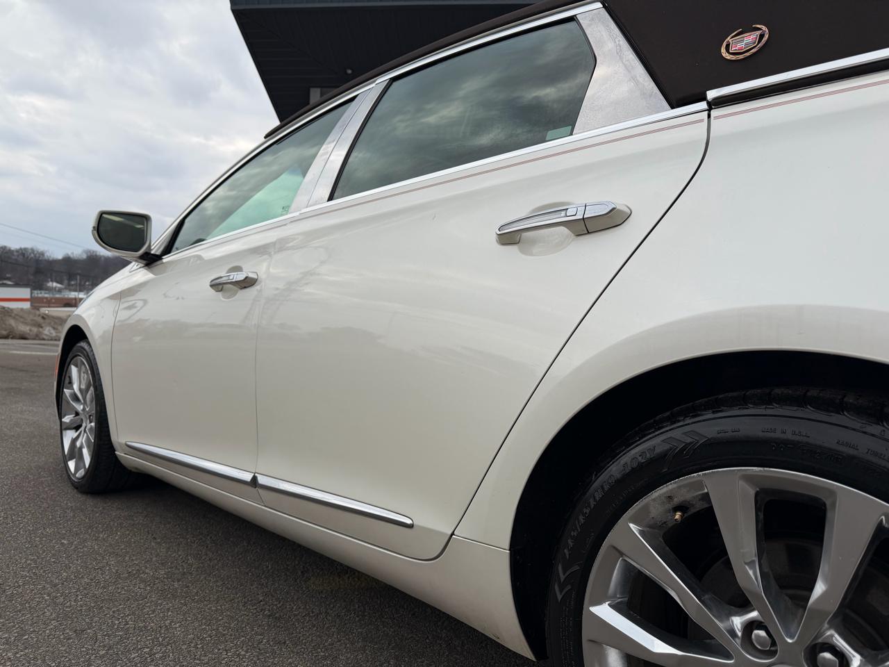 Cadillac XTS 4dr Sdn Luxury FWD 2015