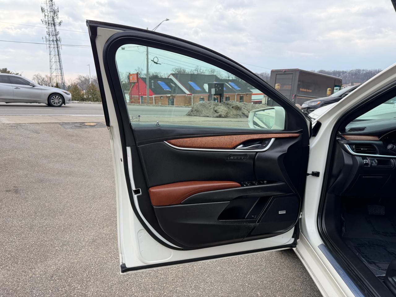 Cadillac XTS 4dr Sdn Luxury FWD 2015