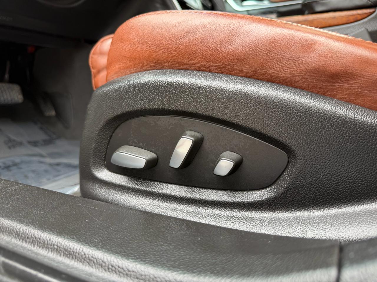 Cadillac XTS 4dr Sdn Luxury FWD 2015