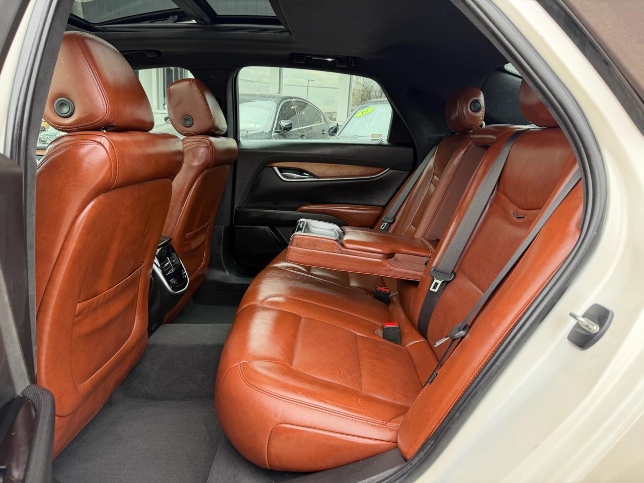 Cadillac XTS 4dr Sdn Luxury FWD 2015