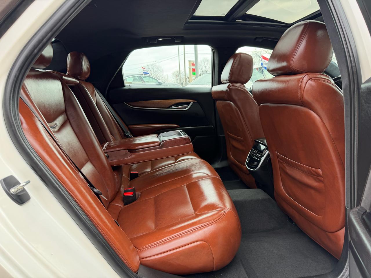 Cadillac XTS 4dr Sdn Luxury FWD 2015