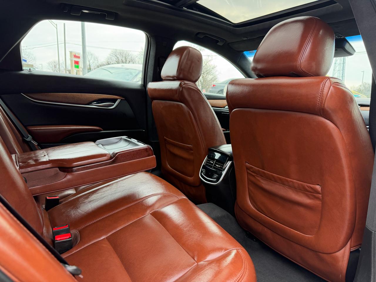 Cadillac XTS 4dr Sdn Luxury FWD 2015