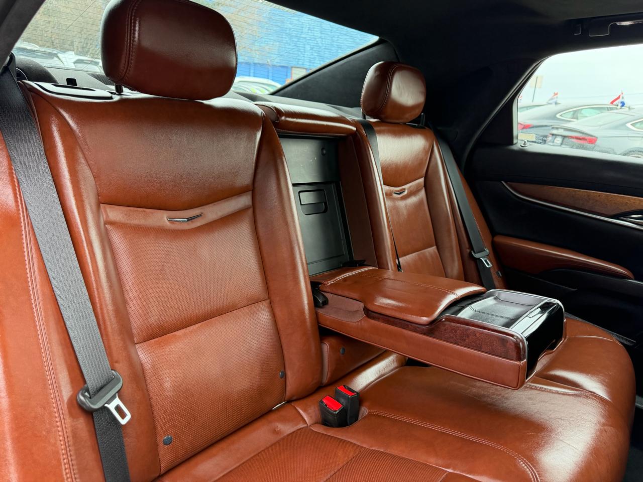 Cadillac XTS 4dr Sdn Luxury FWD 2015