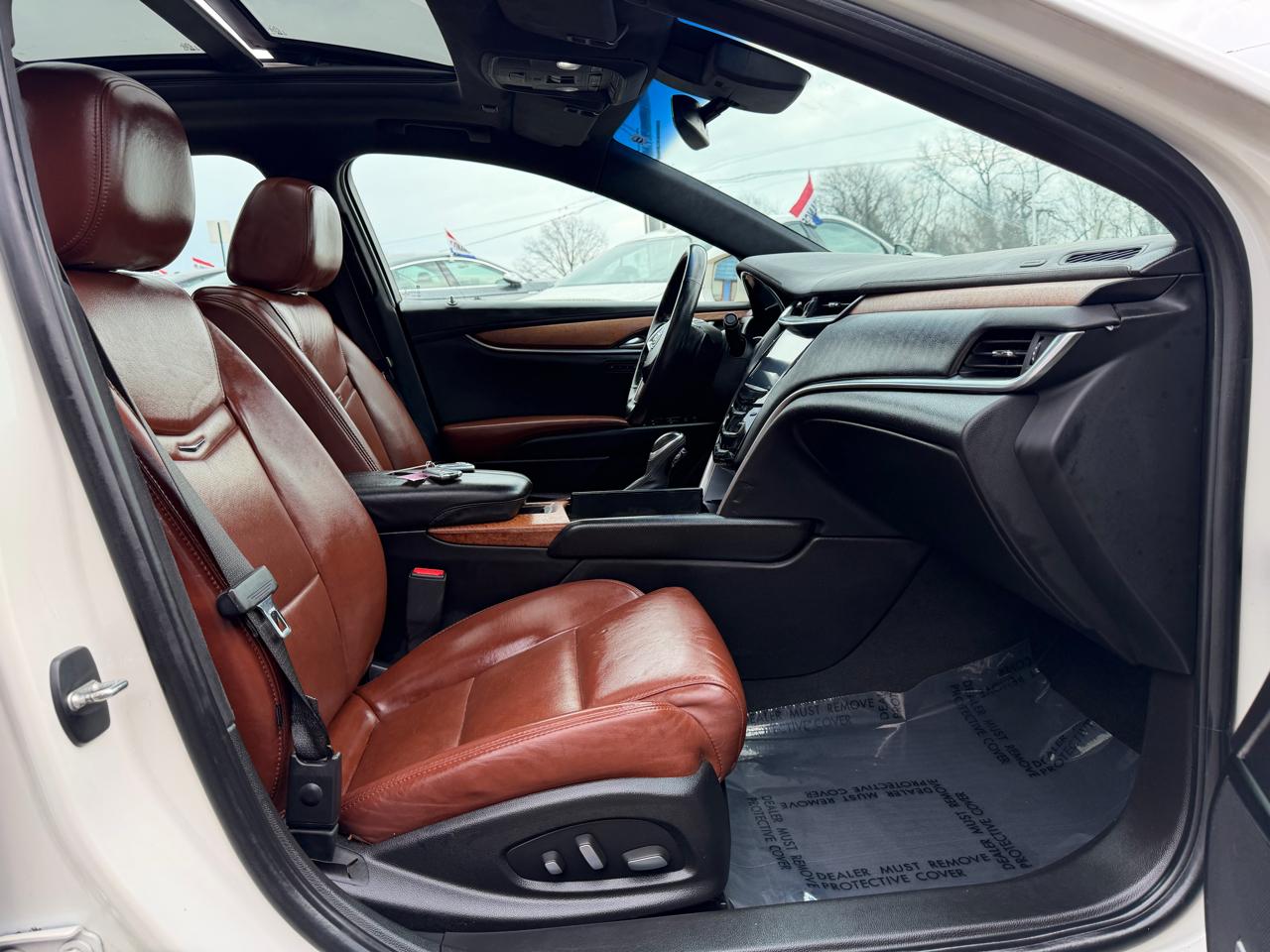 Cadillac XTS 4dr Sdn Luxury FWD 2015