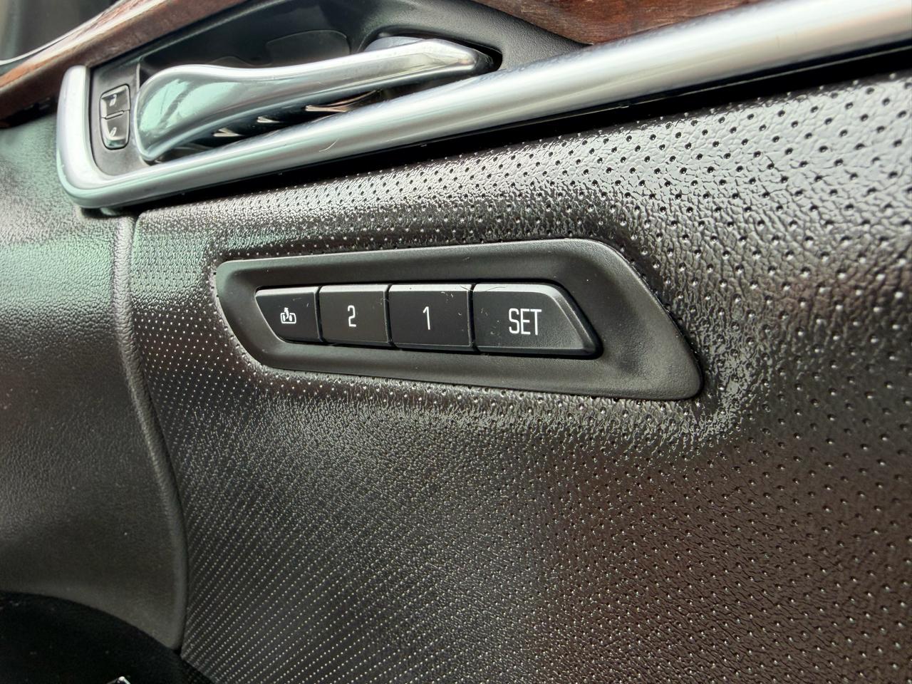 Cadillac XTS 4dr Sdn Luxury FWD 2015