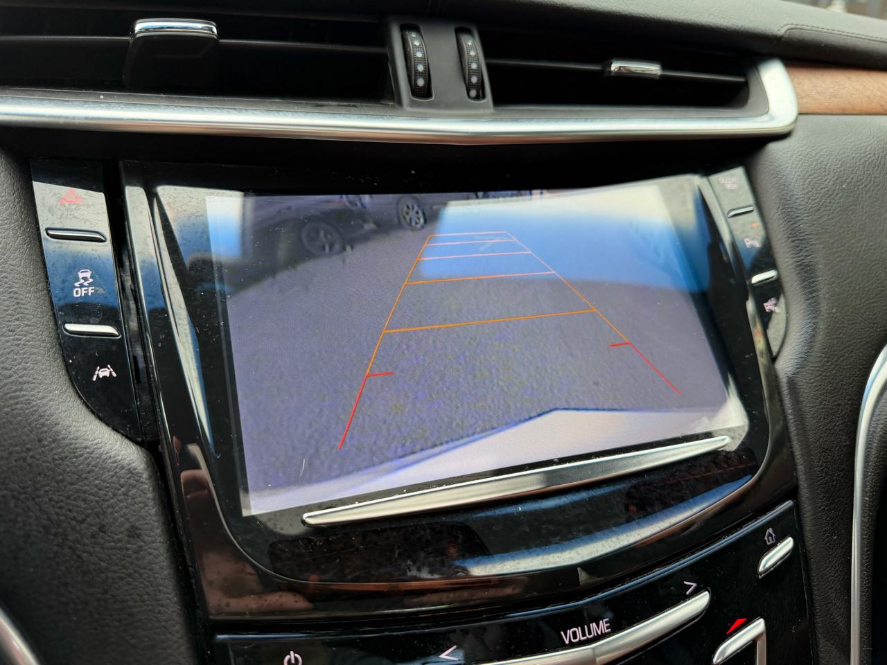 Cadillac XTS 4dr Sdn Luxury FWD 2015