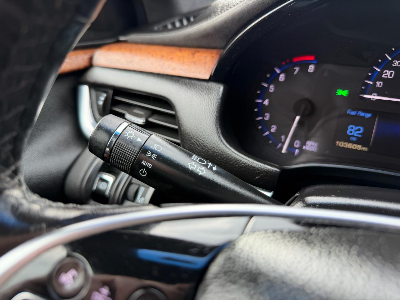 Cadillac XTS 4dr Sdn Luxury FWD 2015