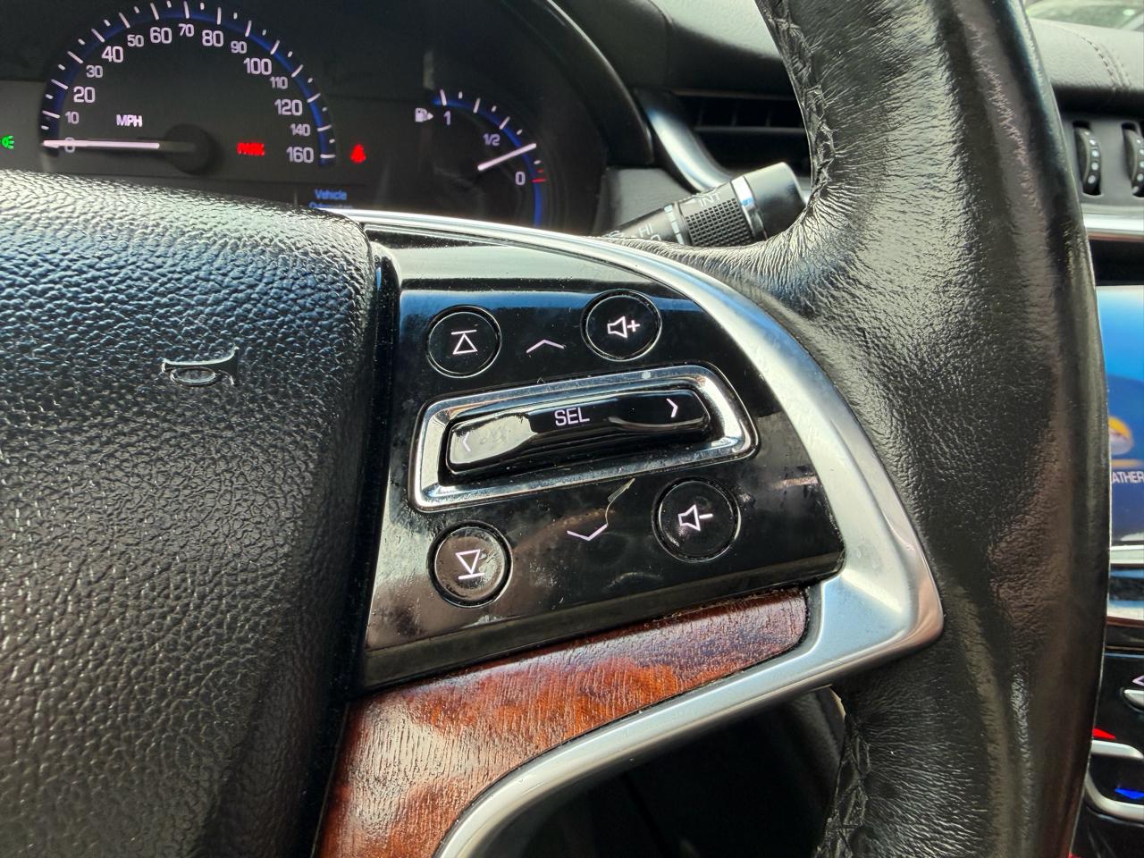 Cadillac XTS 4dr Sdn Luxury FWD 2015