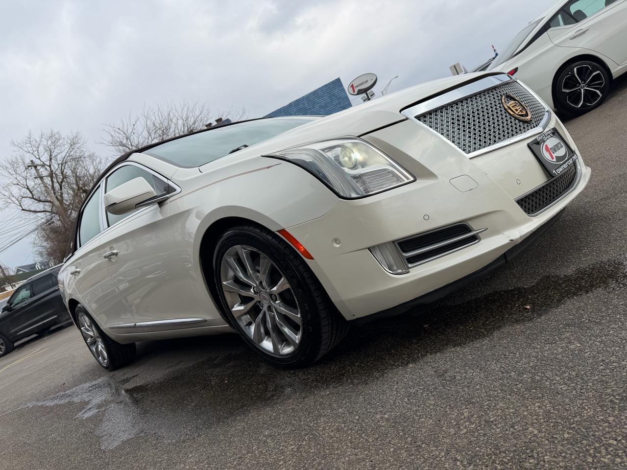 Cadillac XTS 4dr Sdn Luxury FWD 2015