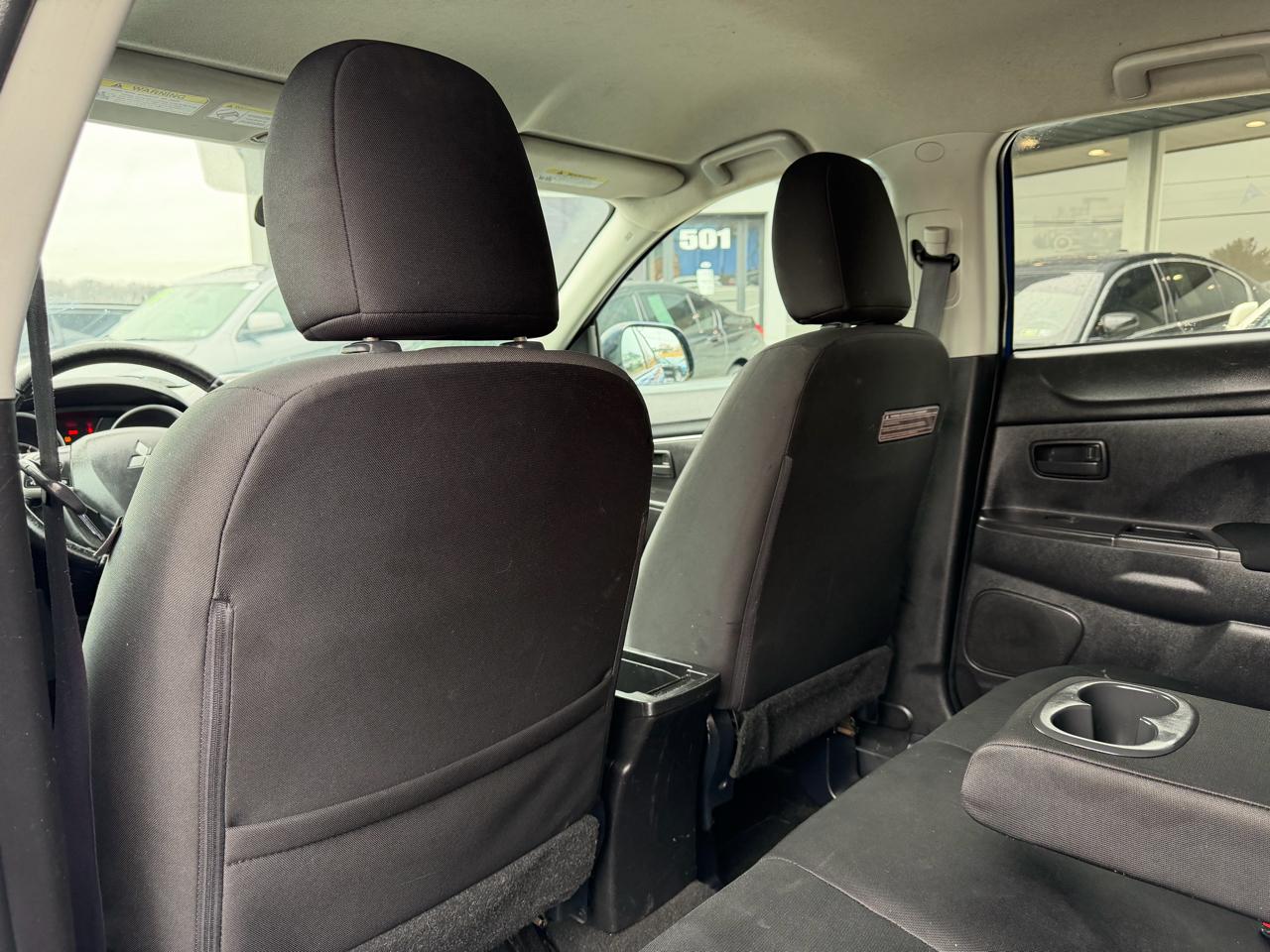 Mitsubishi Outlander Sport 2WD 4dr CVT 2.4 ES 2015