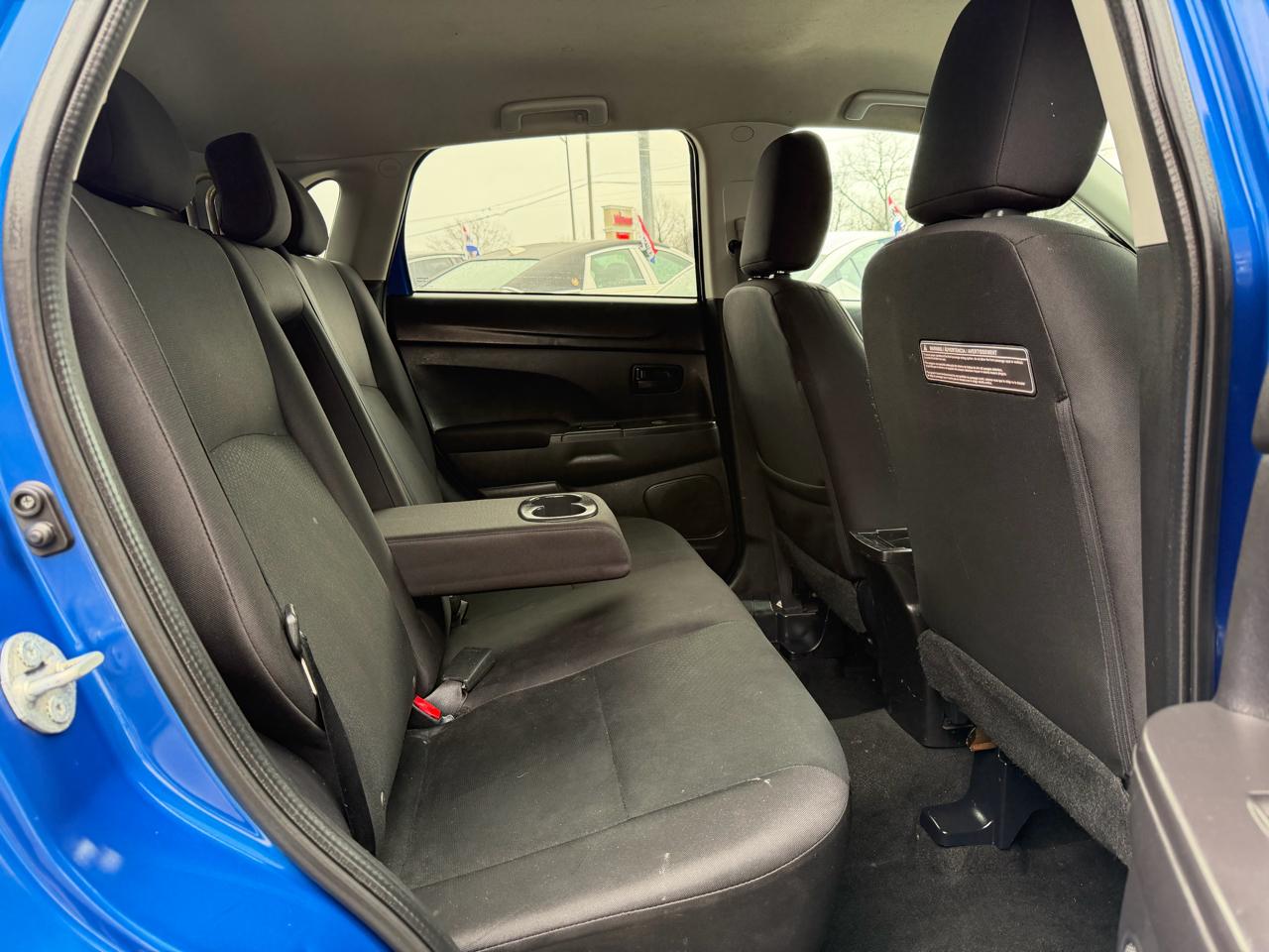 Mitsubishi Outlander Sport 2WD 4dr CVT 2.4 ES 2015