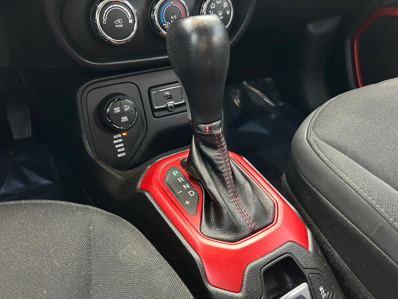 Jeep Renegade 4WD 4dr Trailhawk 2015