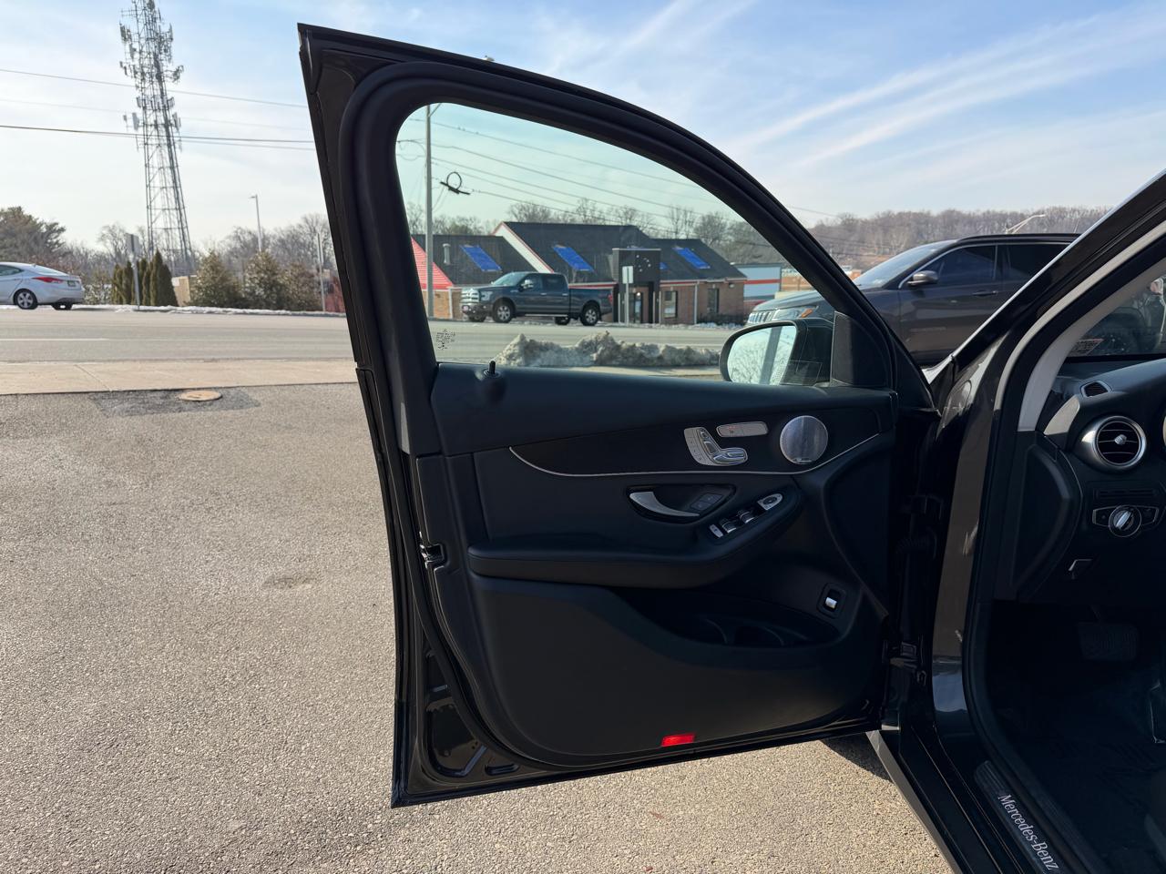 Mercedes-Benz GLC GLC 300 4MATIC SUV 2021