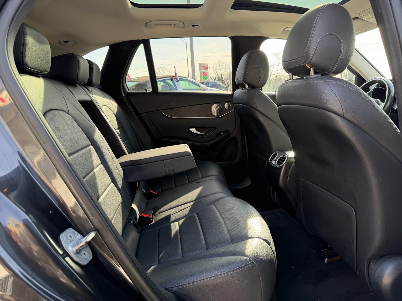 Mercedes-Benz GLC GLC 300 4MATIC SUV 2021