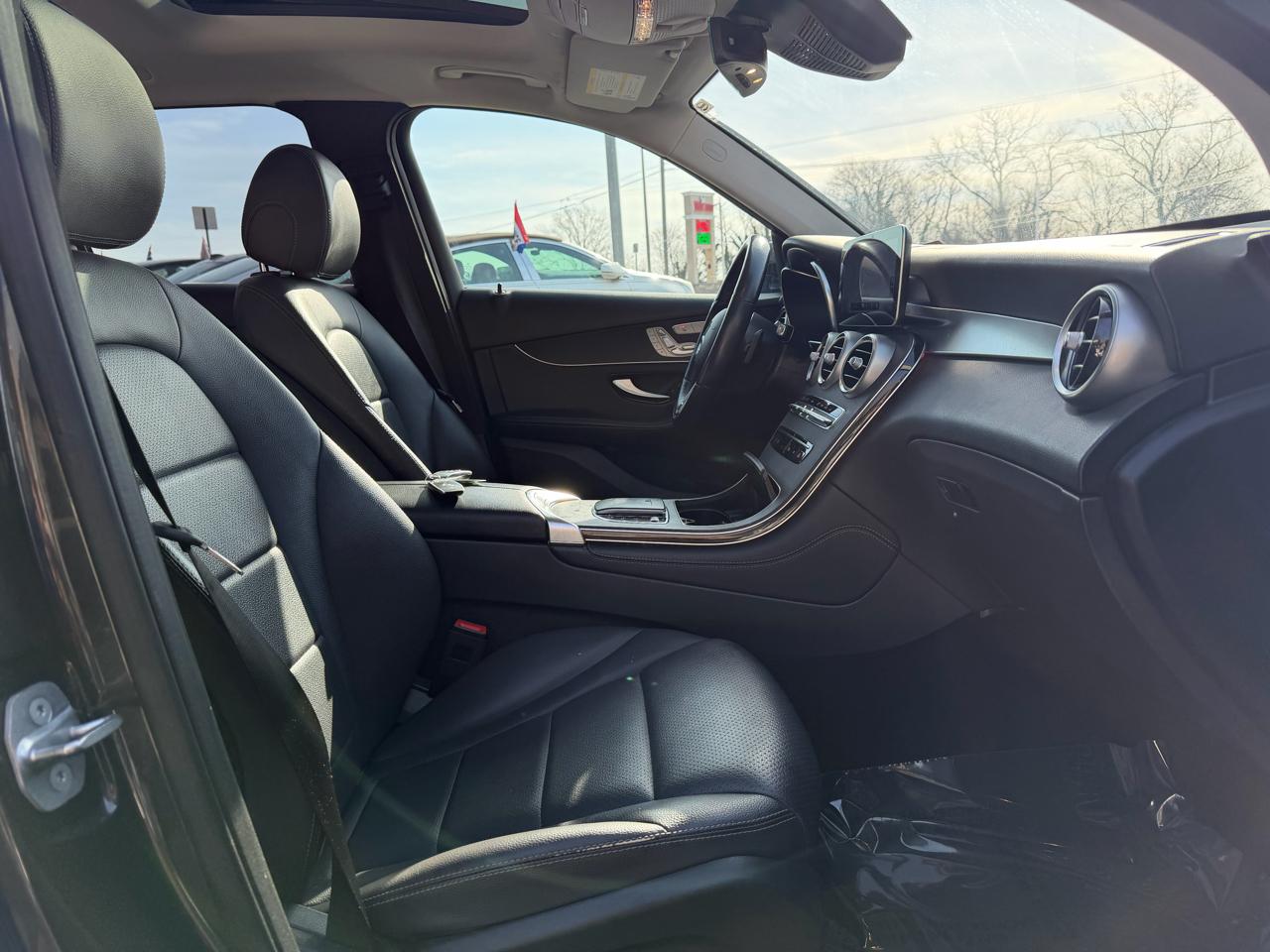 Mercedes-Benz GLC GLC 300 4MATIC SUV 2021