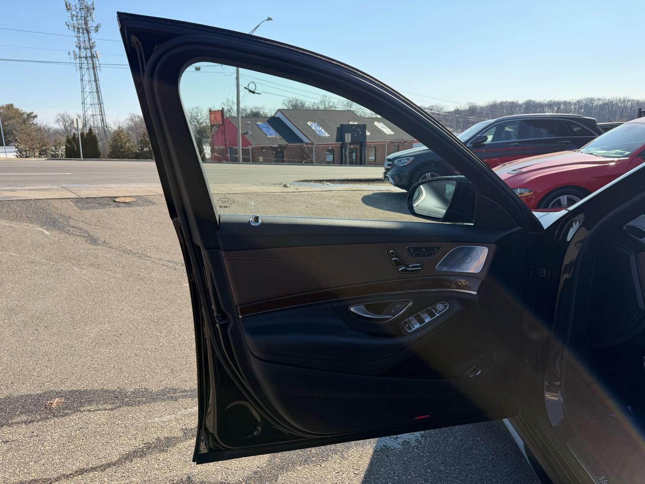 Mercedes-Benz S-Class 4dr Sdn S 550 4MATIC 2014