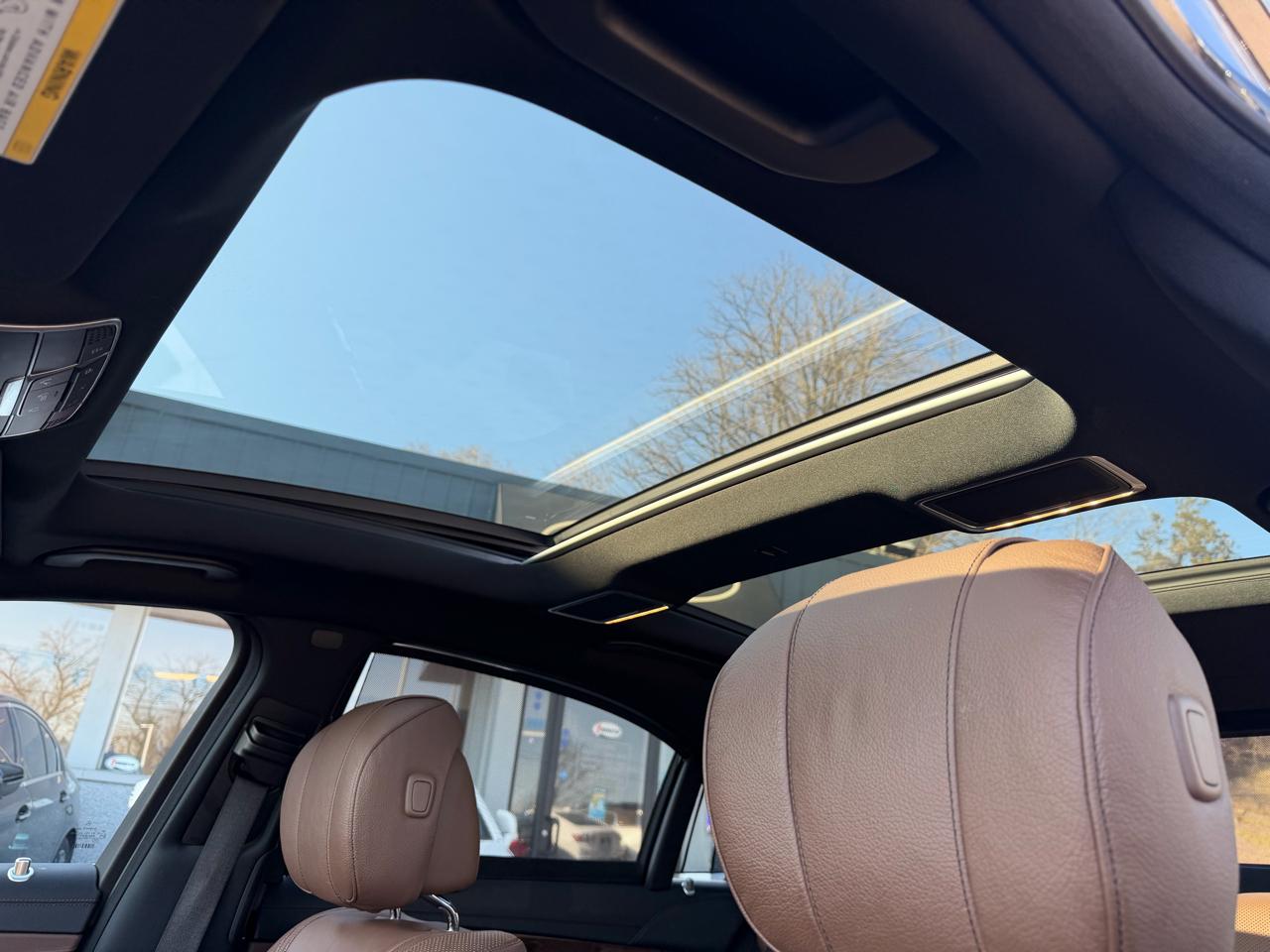 Mercedes-Benz S-Class 4dr Sdn S 550 4MATIC 2014