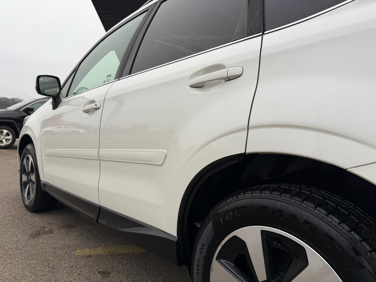 Subaru Forester 2.5i Limited CVT 2017