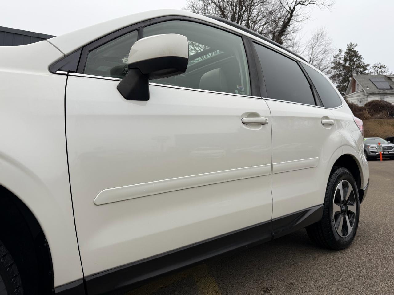 Subaru Forester 2.5i Limited CVT 2017