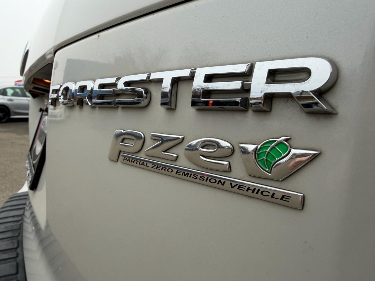 Subaru Forester 2.5i Limited CVT 2017