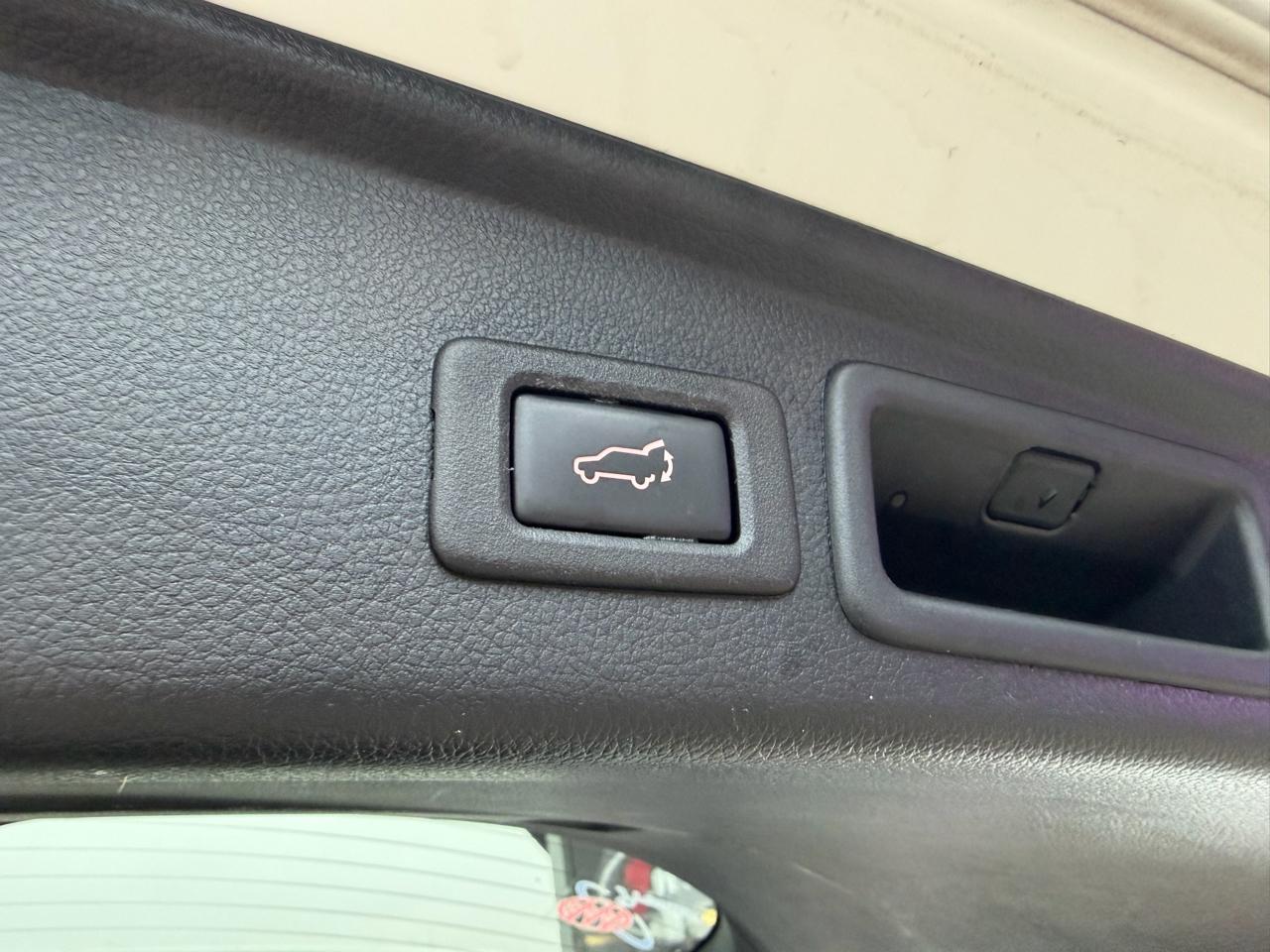 Subaru Forester 2.5i Limited CVT 2017