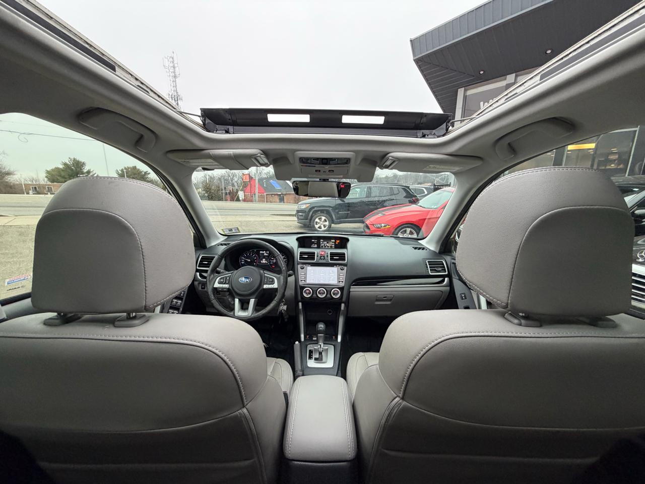 Subaru Forester 2.5i Limited CVT 2017