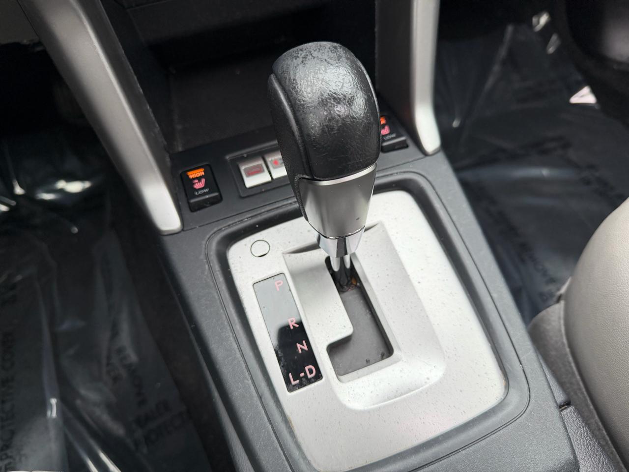 Subaru Forester 2.5i Limited CVT 2017