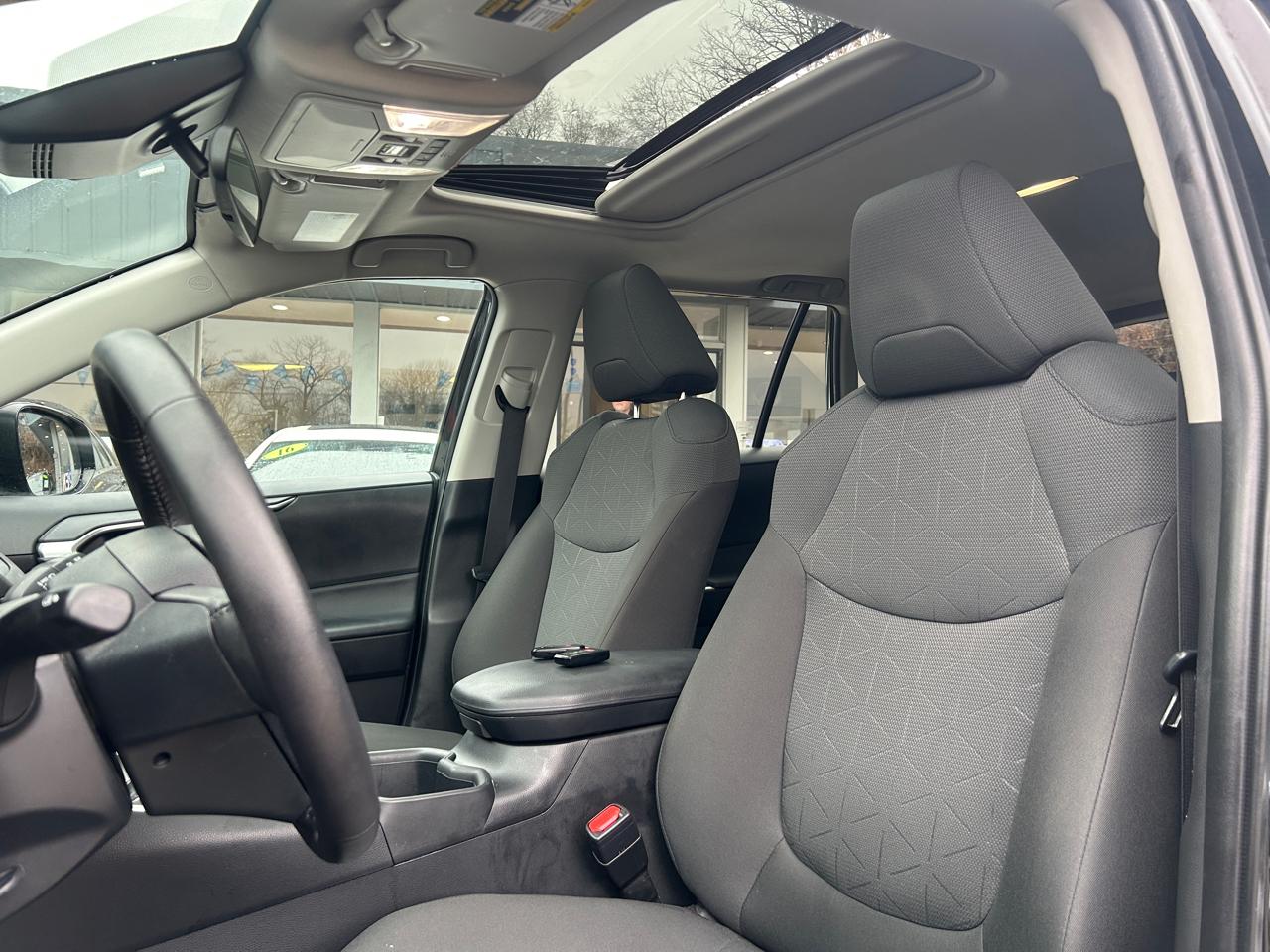 Toyota RAV4 XLE AWD (Natl) 2022