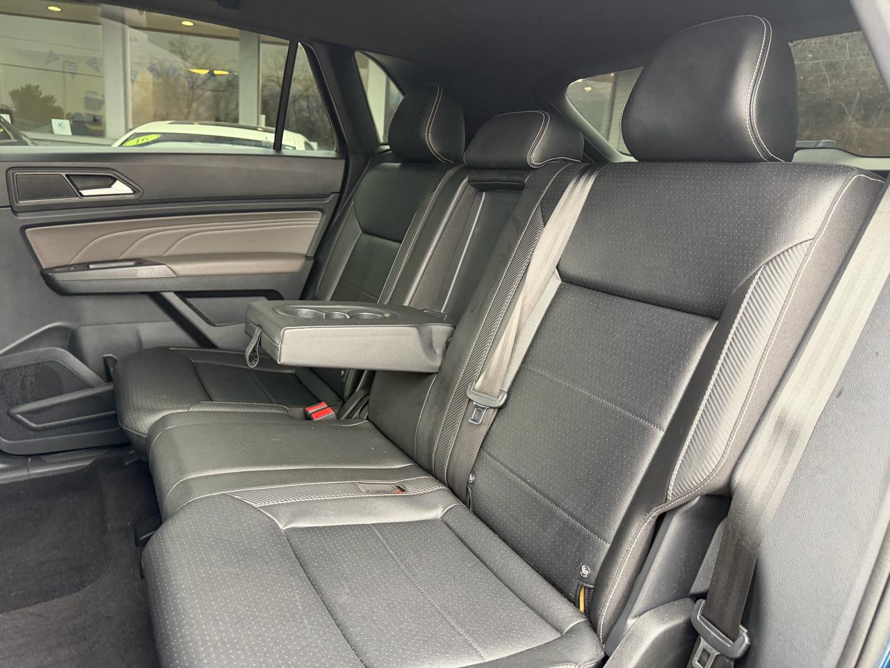 Volkswagen Atlas Cross Sport 3.6L V6 SE w/Technology FWD 2022