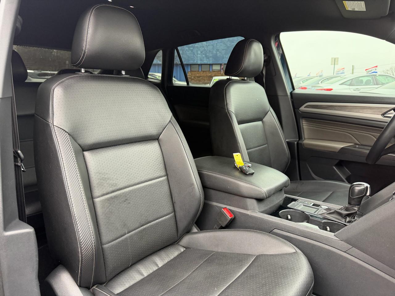 Volkswagen Atlas Cross Sport 3.6L V6 SE w/Technology FWD 2022