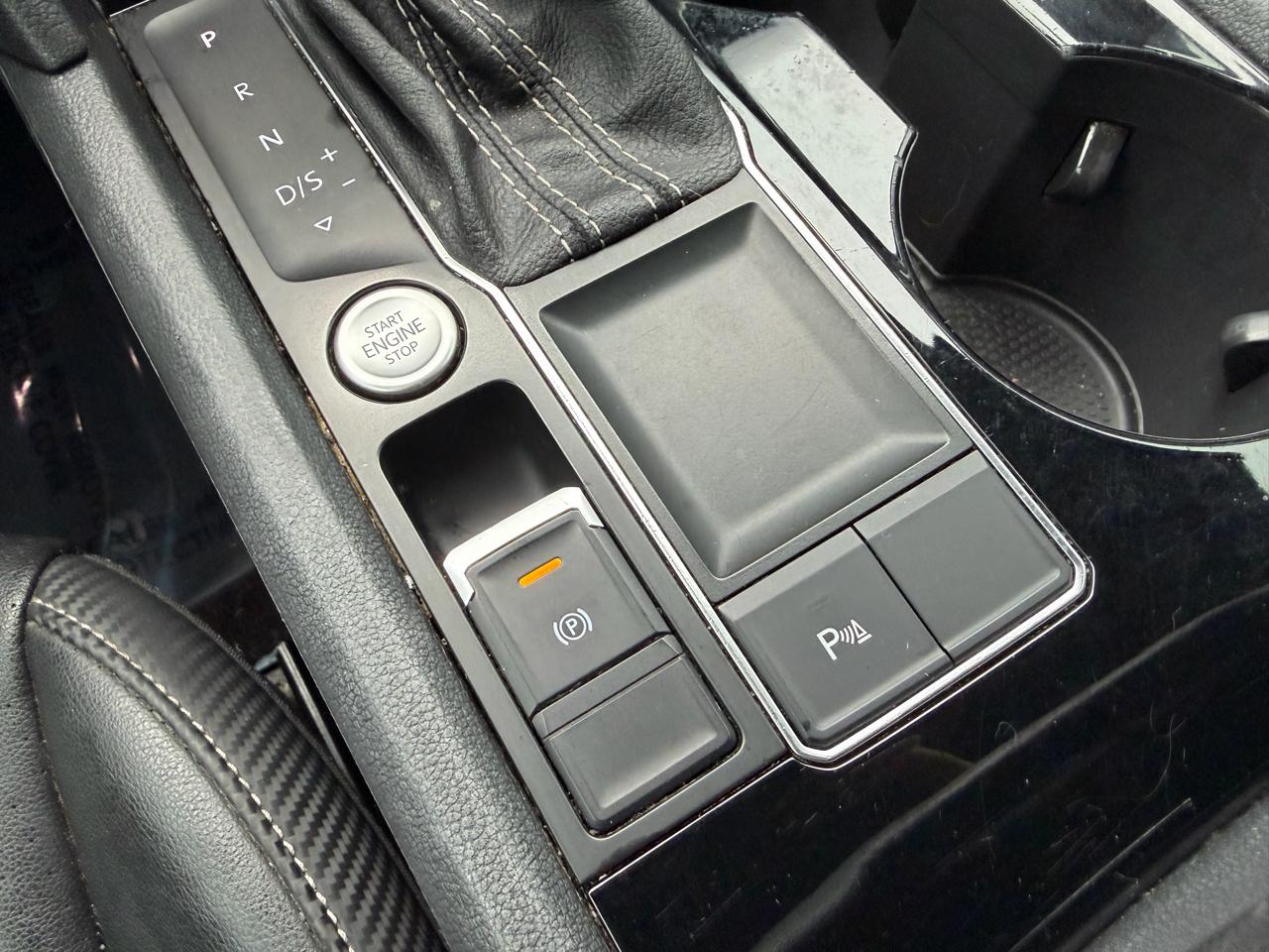 Volkswagen Atlas Cross Sport 3.6L V6 SE w/Technology FWD 2022