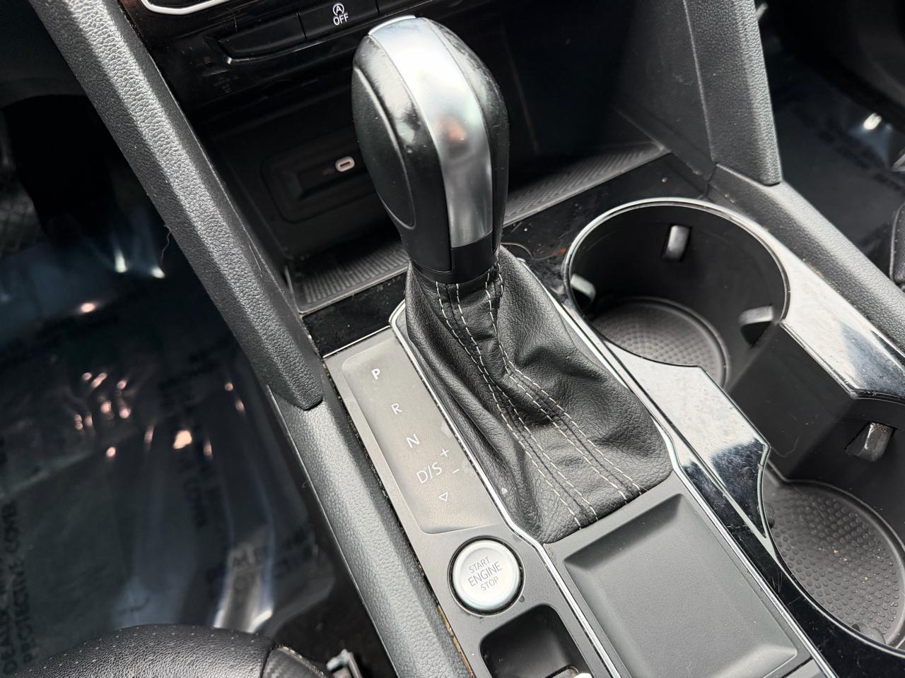 Volkswagen Atlas Cross Sport 3.6L V6 SE w/Technology FWD 2022