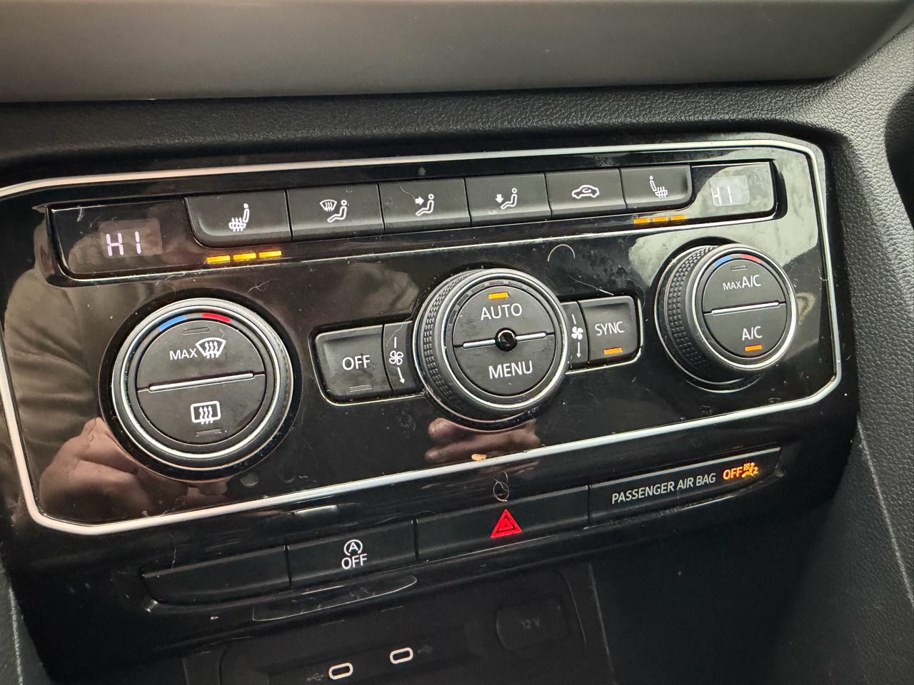 Volkswagen Atlas Cross Sport 3.6L V6 SE w/Technology FWD 2022