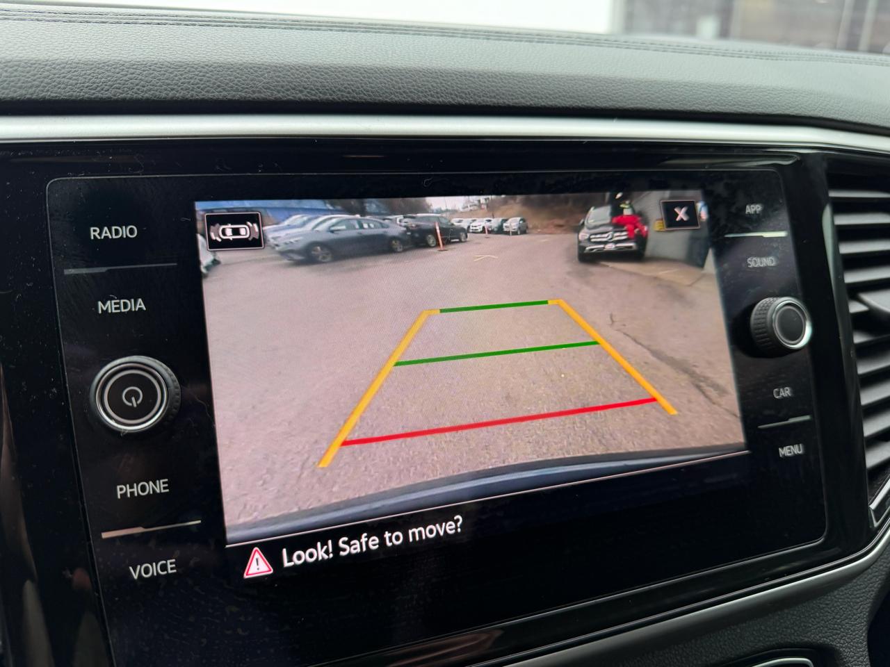 Volkswagen Atlas Cross Sport 3.6L V6 SE w/Technology FWD 2022