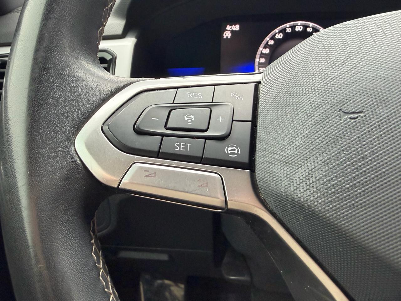 Volkswagen Atlas Cross Sport 3.6L V6 SE w/Technology FWD 2022