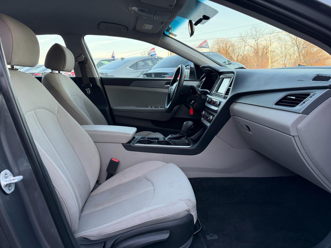 Hyundai Sonata SE 2.4L 2019